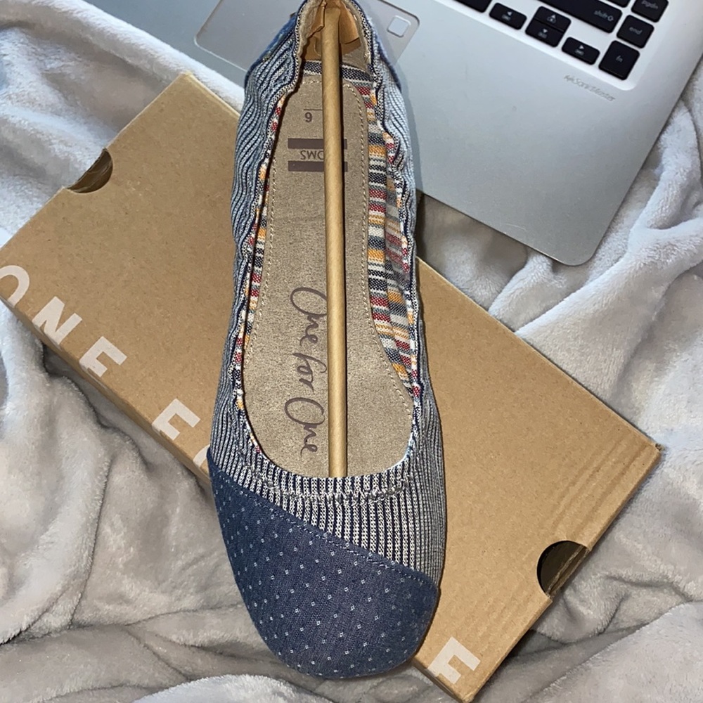 Toms Youth Ballet Flat gray chambray sz 6